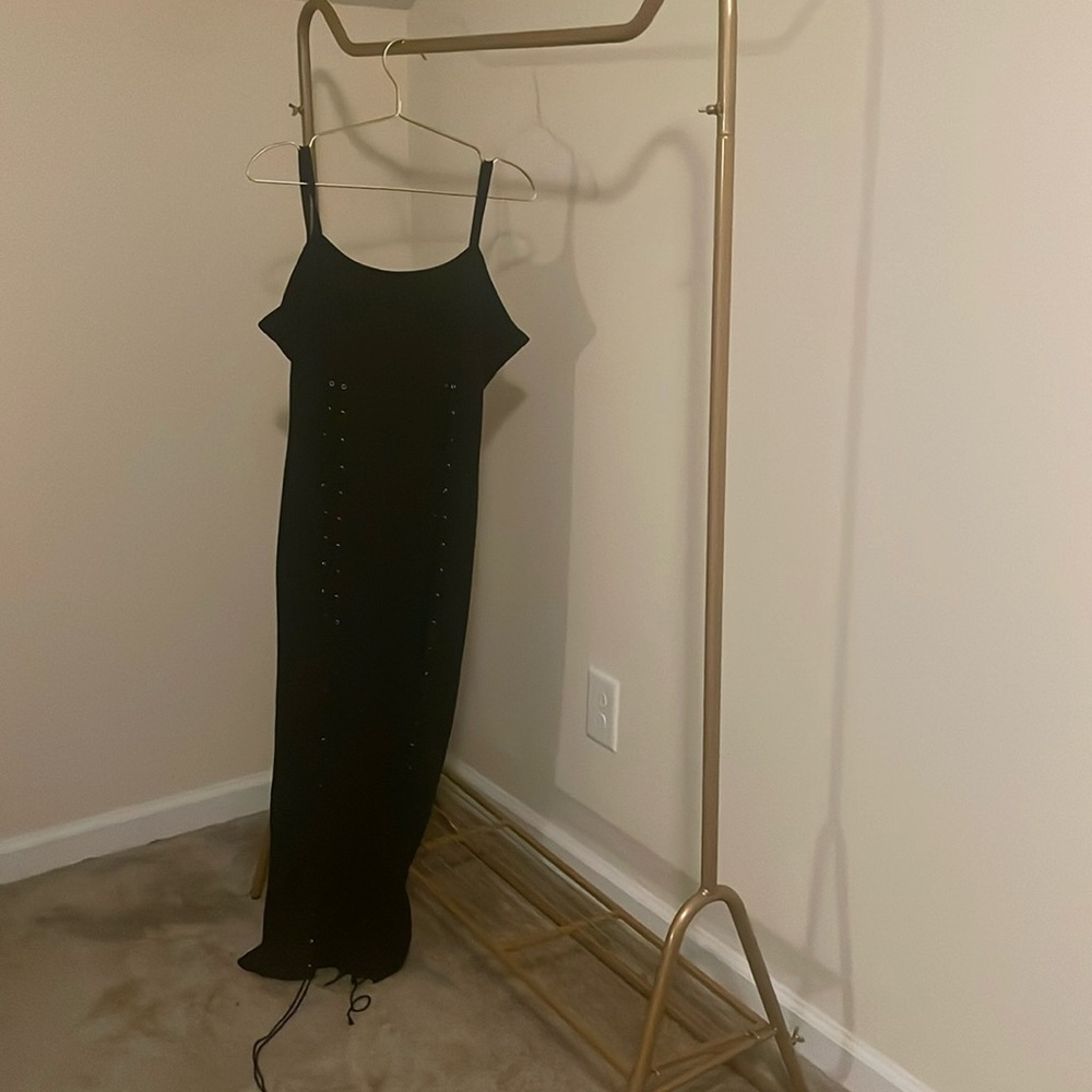 Xtra large dress ties up the front